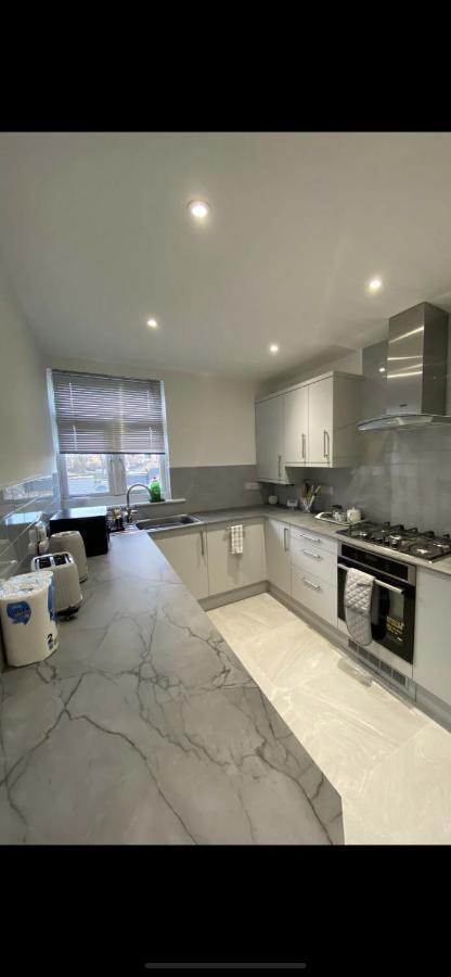 2 Bedroom Apartment Londres Exterior foto